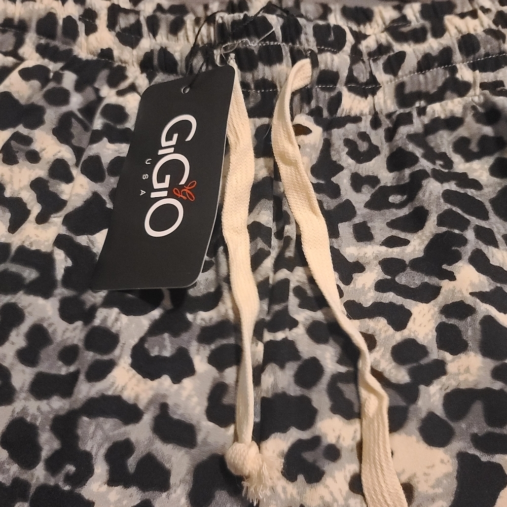 BN Leopard Print Shorts with Sporty Panel on Sides size large Grey and black. - Picture 2 of 10